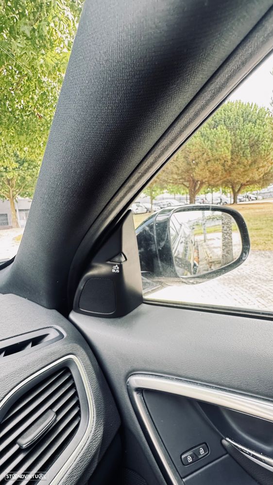 Volvo V60 D4 Geartronic Black Line - 11