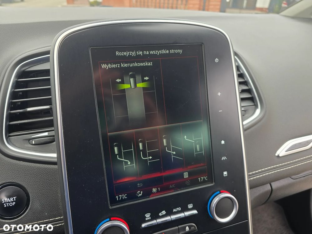 Renault Grand Scenic - 32