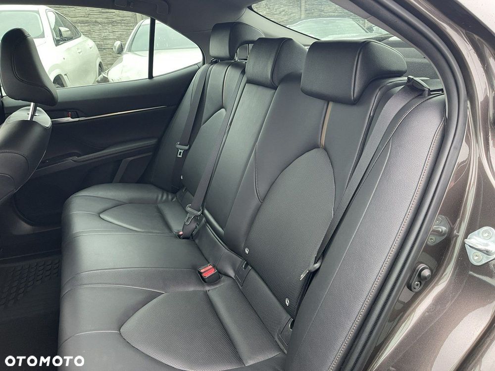 Toyota Camry 2.5 Hybrid Comfort CVT - 11