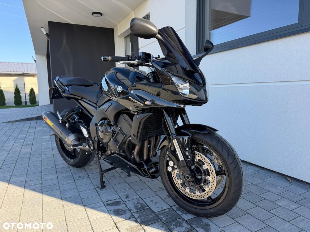 Yamaha FZ - 8