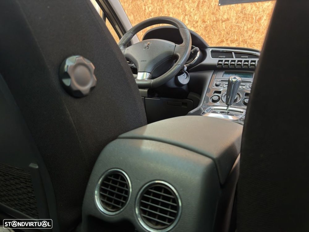 Peugeot 3008 1.6 HDi Executive CMP6 - 26