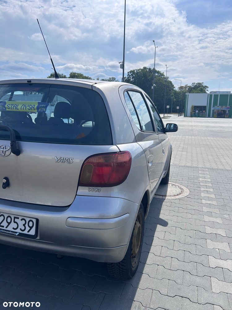 Toyota Yaris - 4
