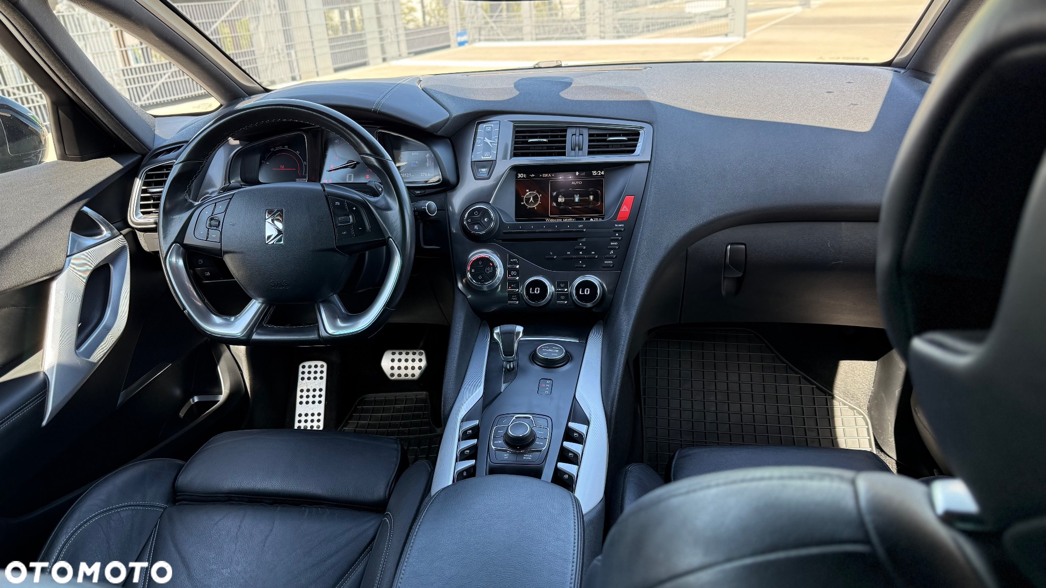 Citroën DS5 Hybrid4 EGS6 SportChic - 12