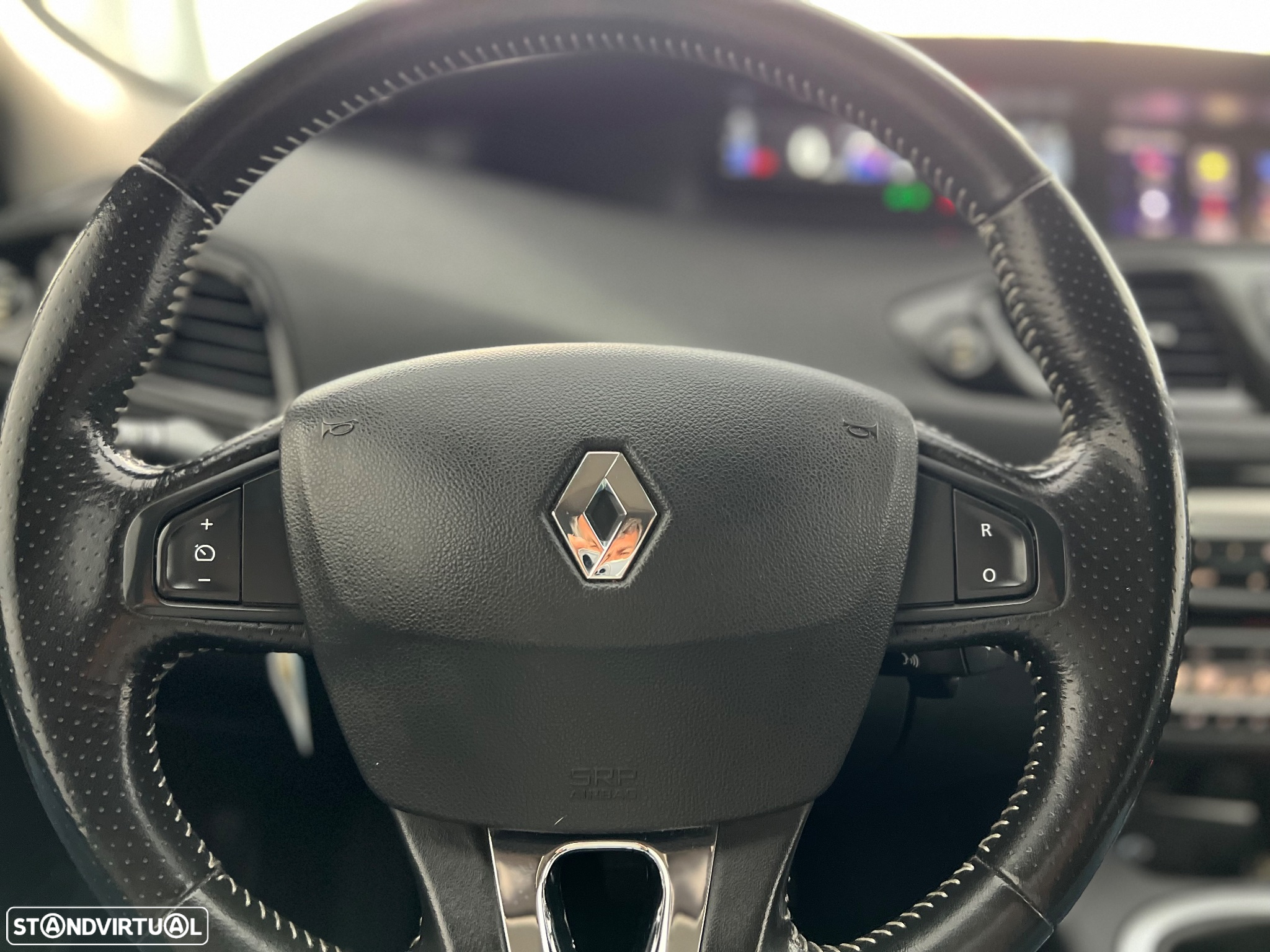 Renault Grand Scénic 1.5 dCi Bose Edition SS - 19