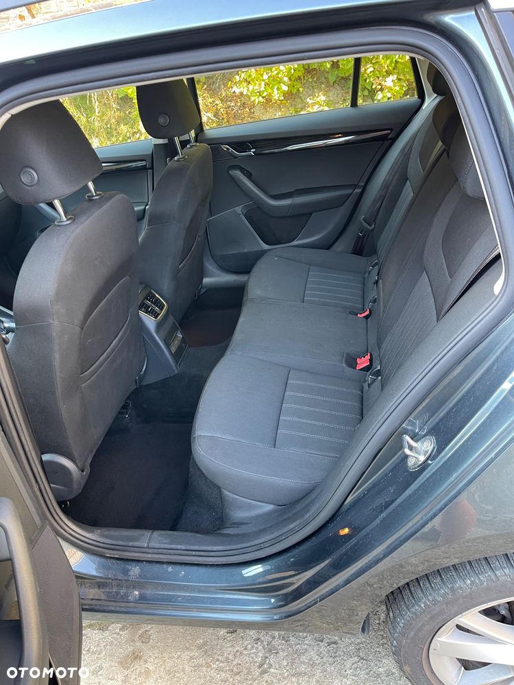 Skoda Octavia 2.0 TDI SCR 4x4 Ambition DSG - 11