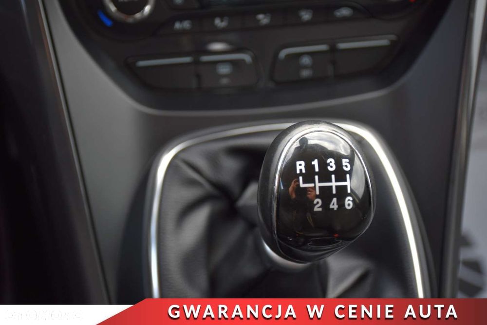 Ford Kuga 2.0 TDCi 2x4 Titanium - 23