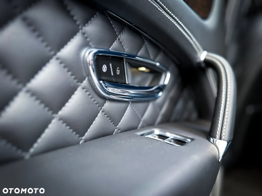 Bentley Bentayga W12 - 12