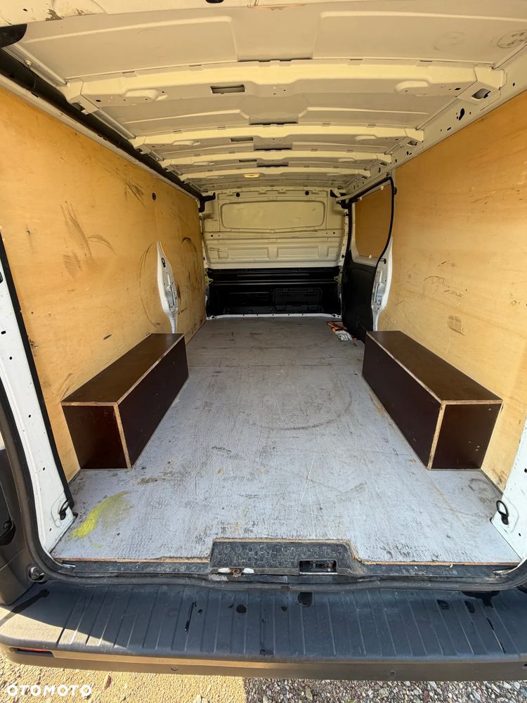 Renault TRAFIC 3 - 15