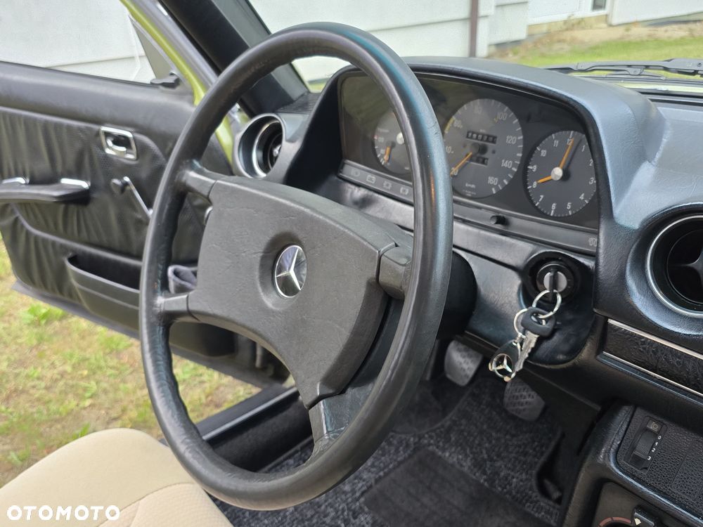 Mercedes-Benz W123 - 28
