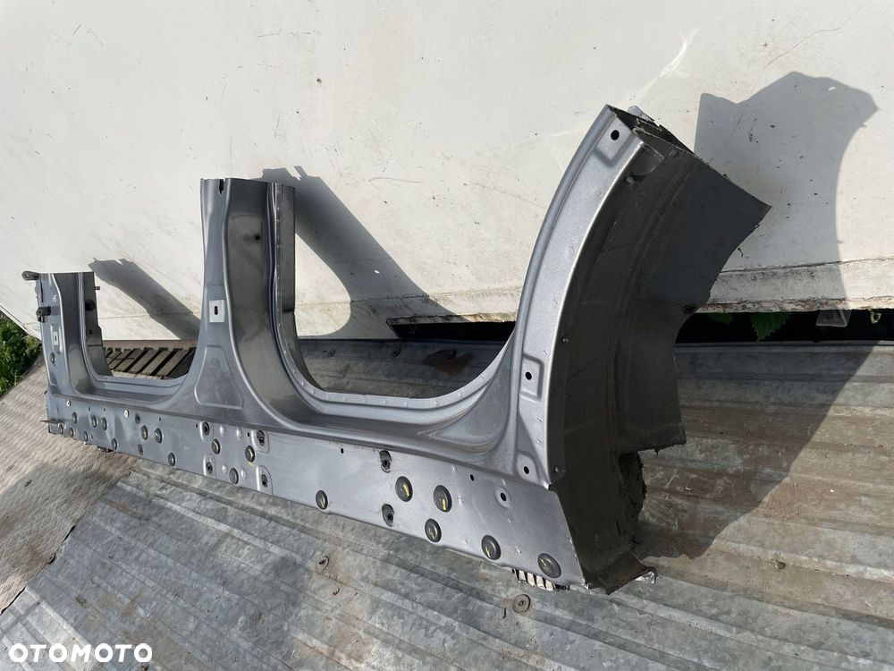 Prog lewy poszycie progu cwiartka lewa A52/7 SPACEGRAU BMW E70 X5 zdrowy - 3