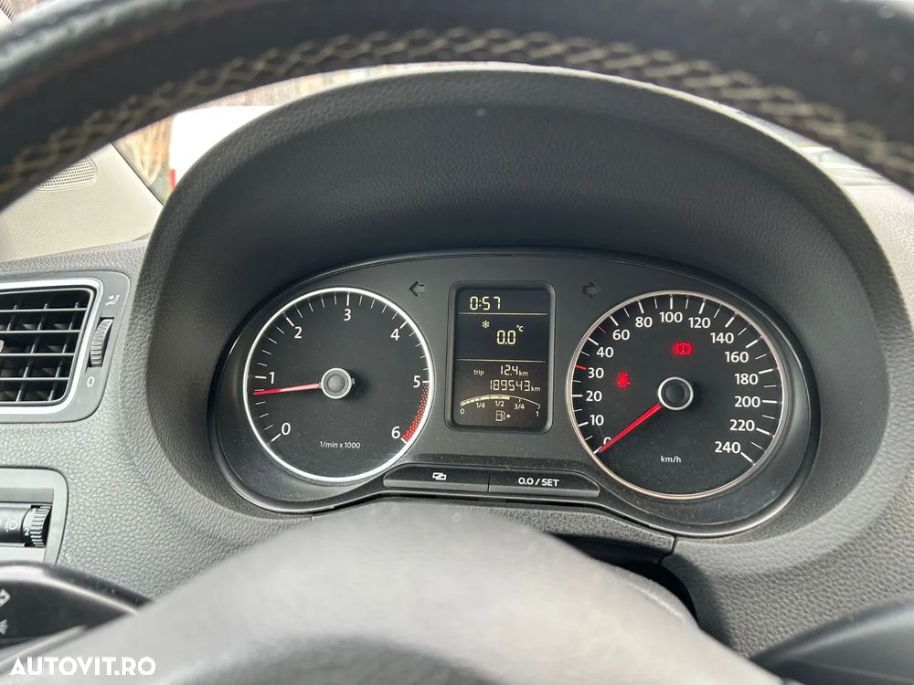 Volkswagen Polo 1.6 TDI CR DPF Highline - 8