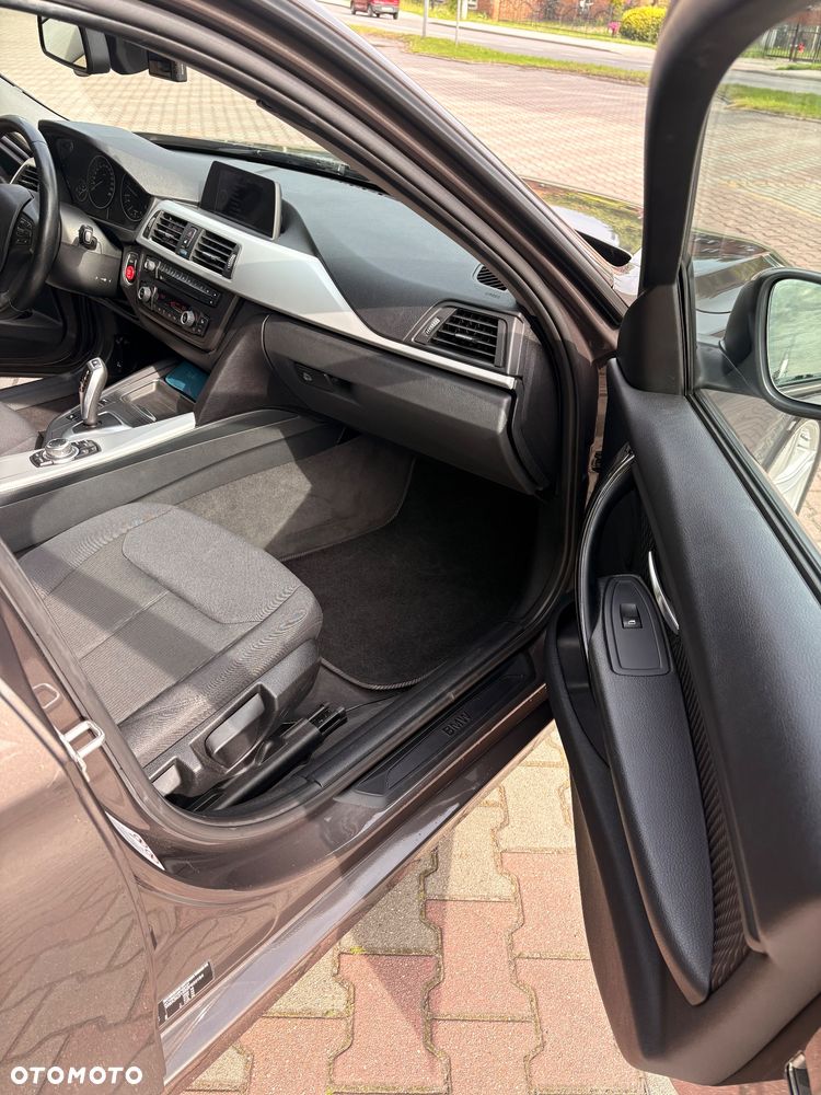 BMW Seria 3 320d - 11