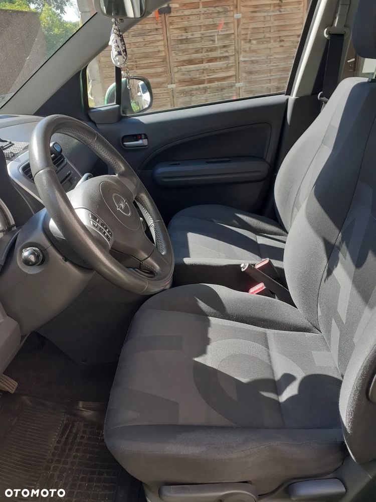 Opel Agila 1.0 - 17