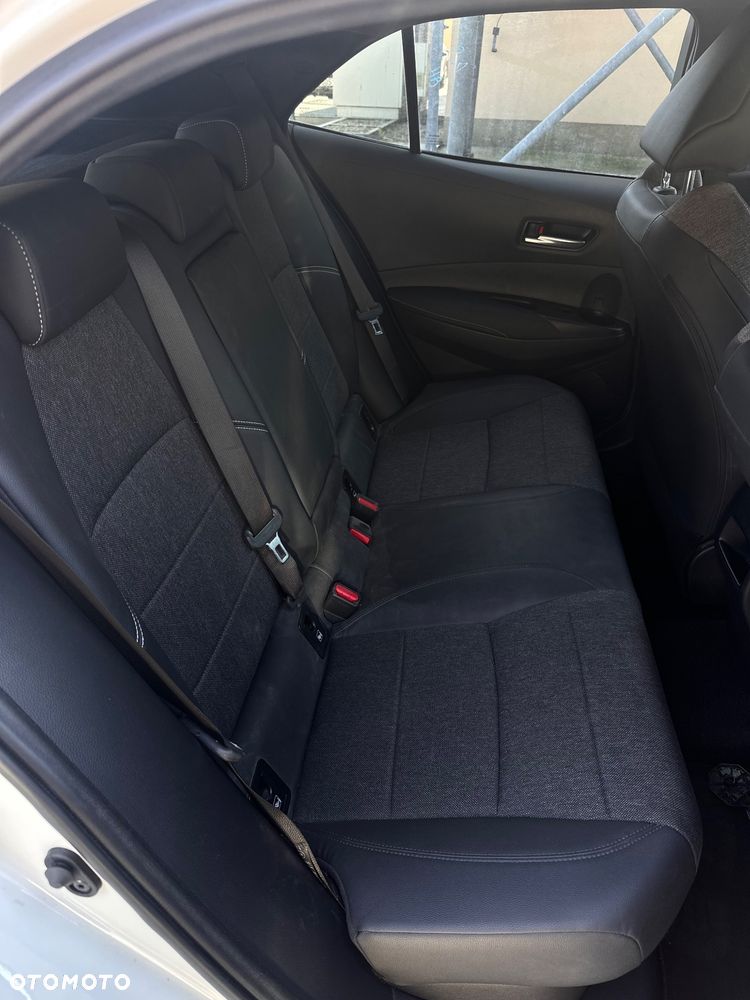 Toyota Corolla - 12