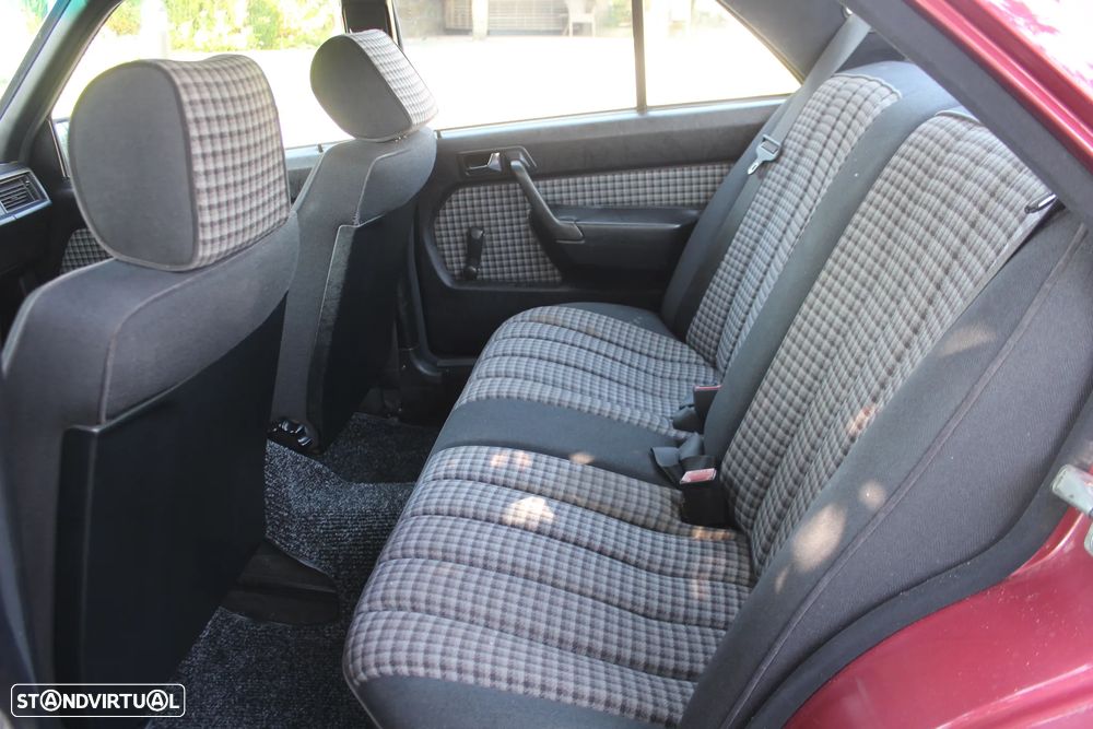 Mercedes-Benz W201 (1982-1993) 190 D 2.5 Turbo - 28