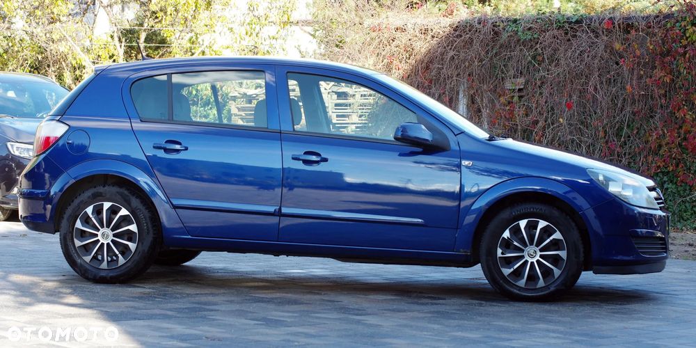 Opel Astra 1.8 Elegance - 25