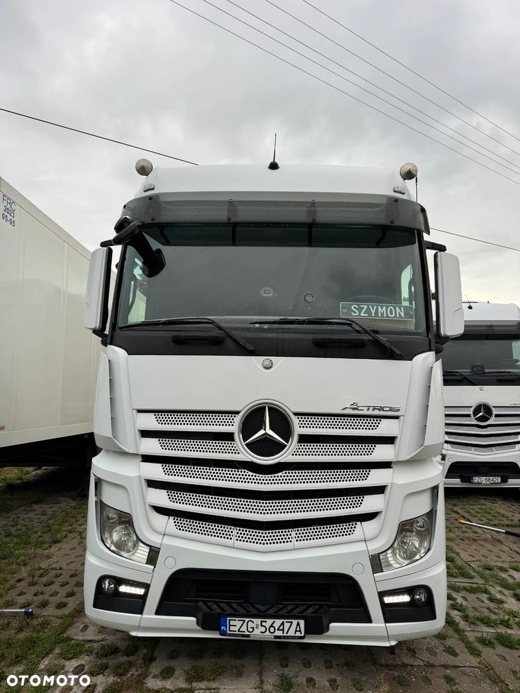 Mercedes-Benz Actros - 2