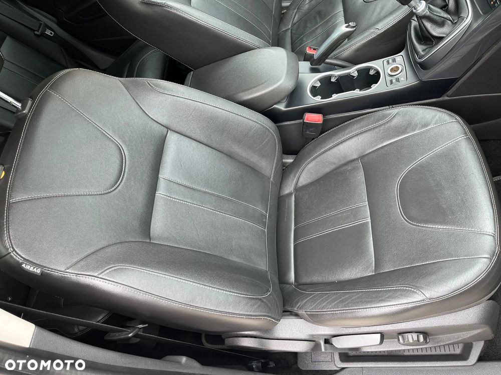 Ford Kuga 2.0 TDCi 4x4 Titanium - 19