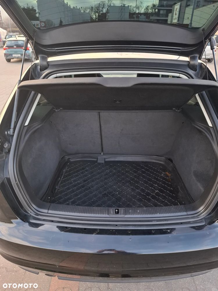 Audi A3 Sportback 1.6 TDI DPF Ambiente - 16