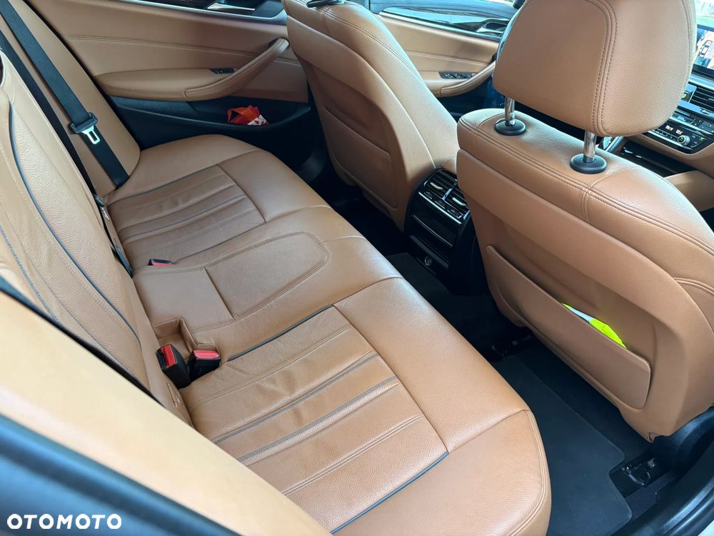 BMW Seria 5 530d xDrive Luxury Line - 25