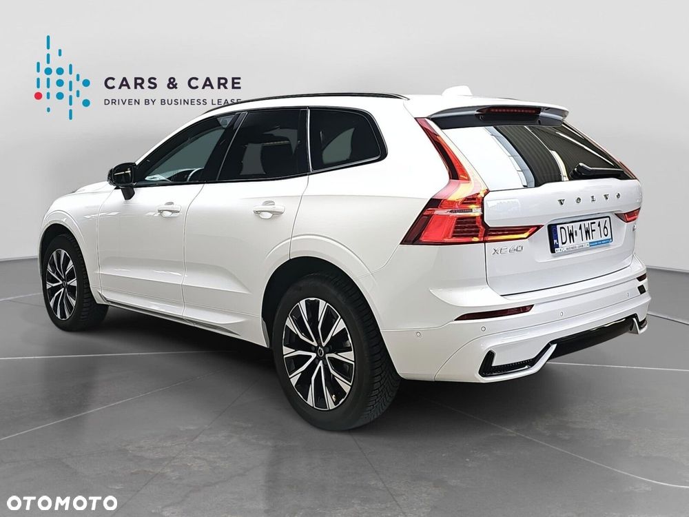 Volvo XC 60 B4 D Plus Dark - 33