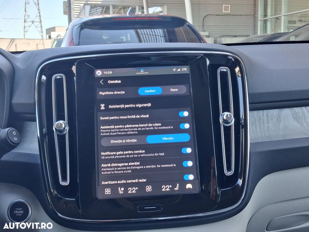 Volvo XC 40 B3 AT FWD MHEV Plus Dark - 25