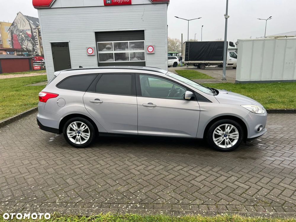 Ford Focus 1.6 TDCi DPF SYNC Edition - 3