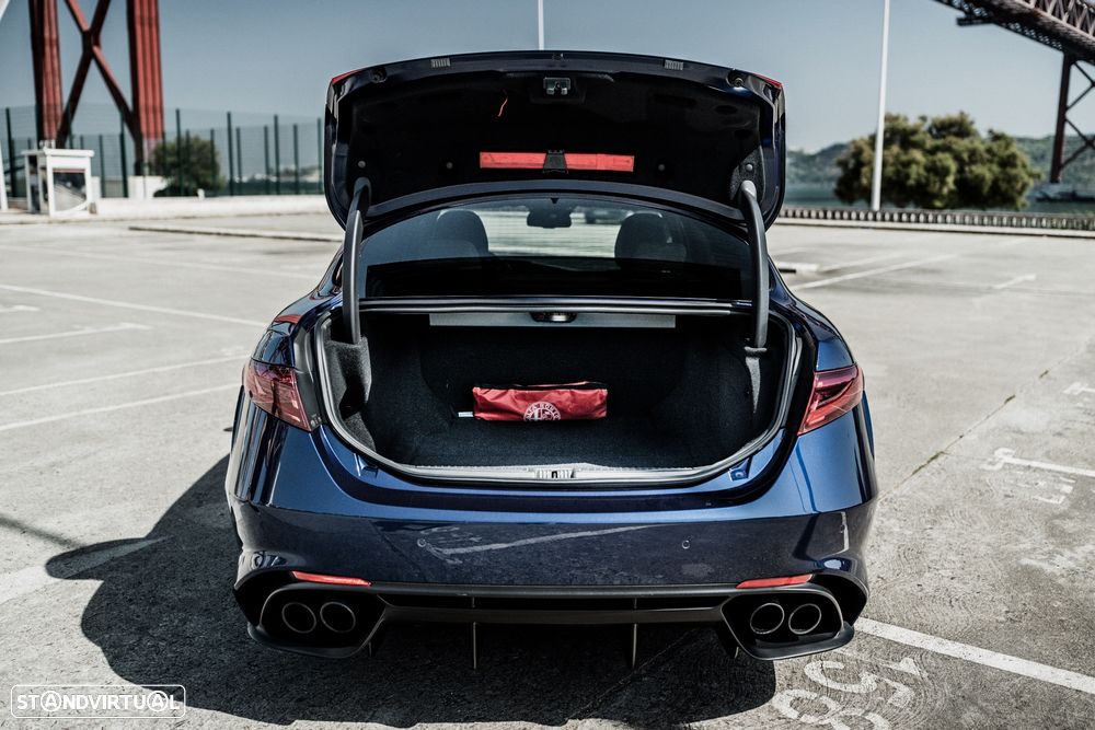 Alfa Romeo Giulia 2.9 Bi-Turbo Quadrifoglio AT8 - 39