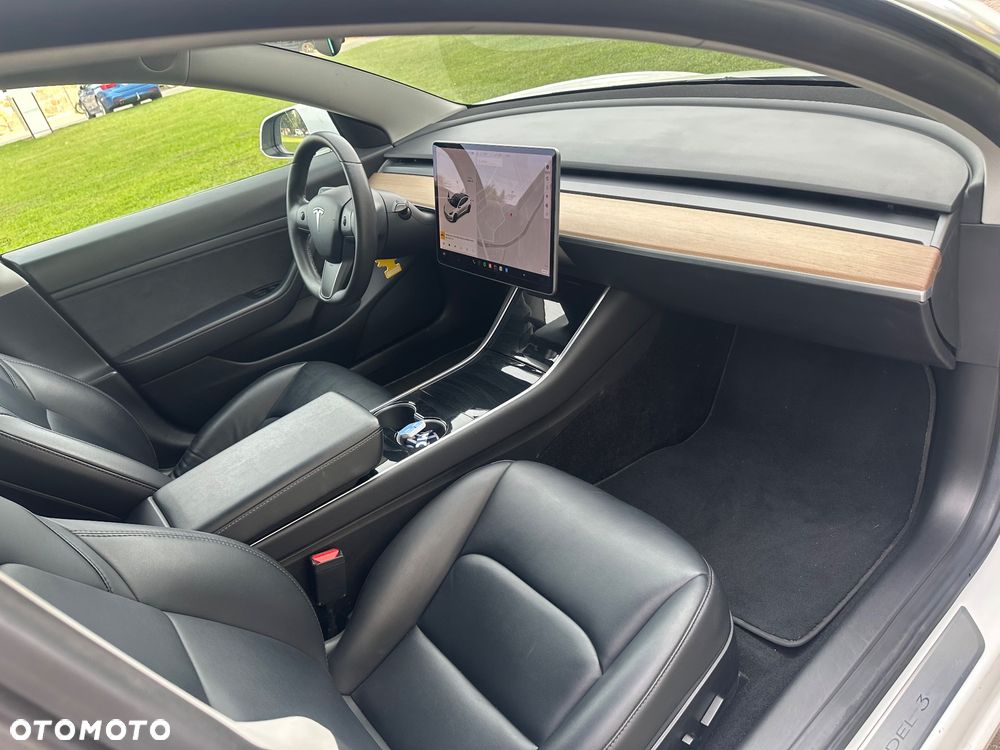 Tesla Model 3 Standard Range Plus - 11
