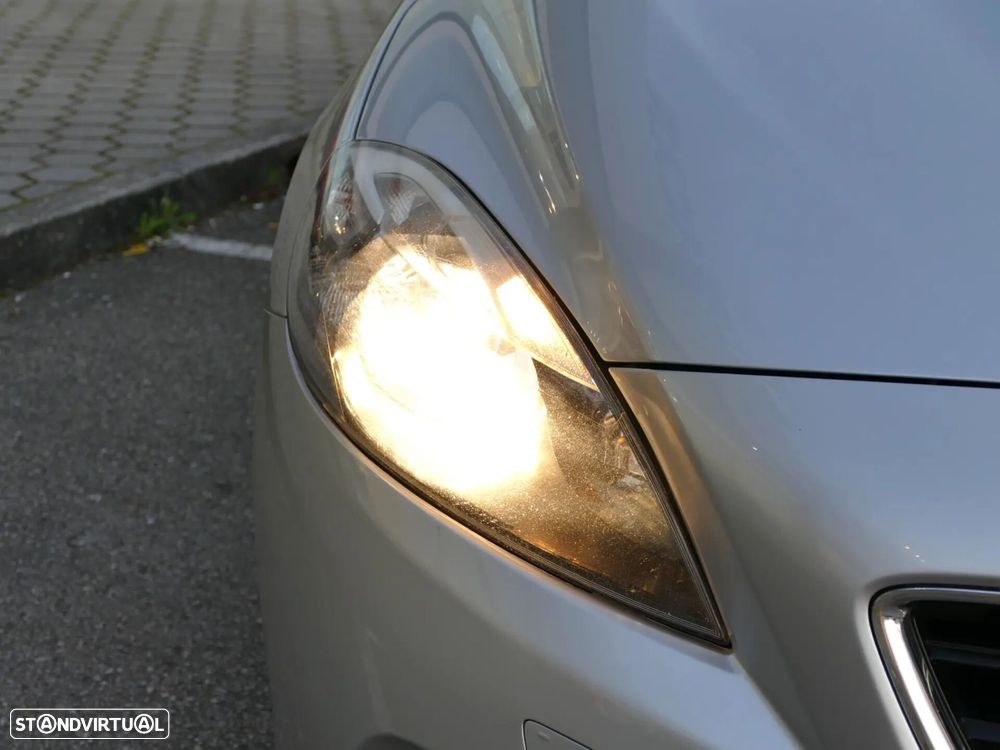 Volvo V40 1.6 D2 Momentum - 9