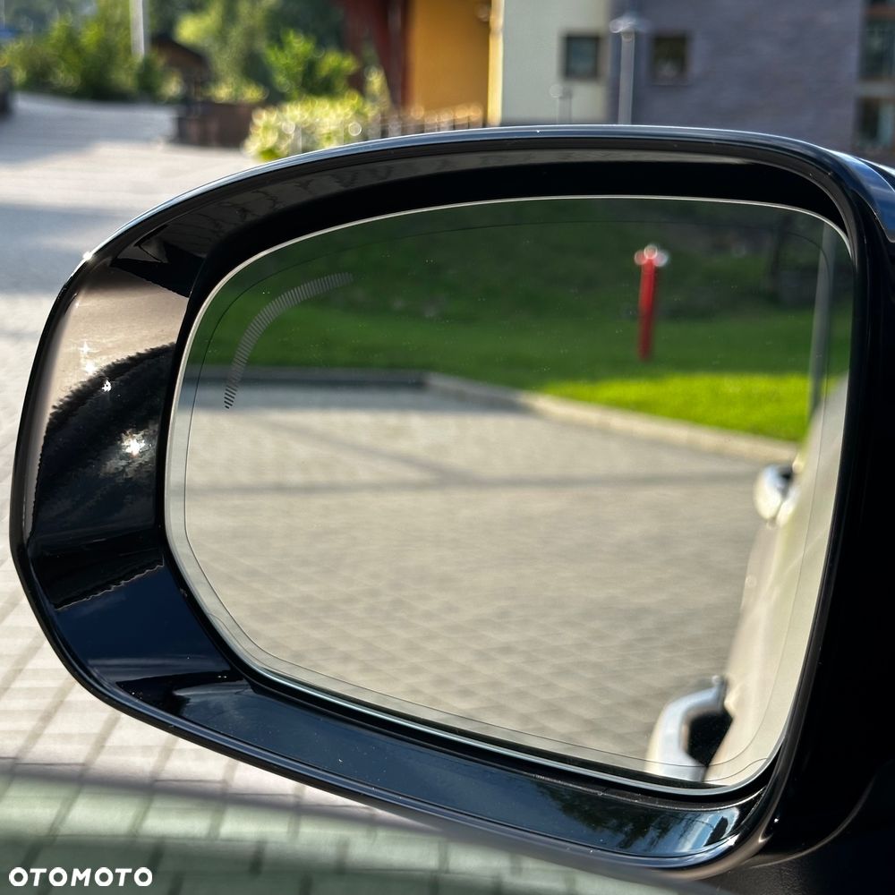 Volvo XC 60 B4 B Plus Dark - 18