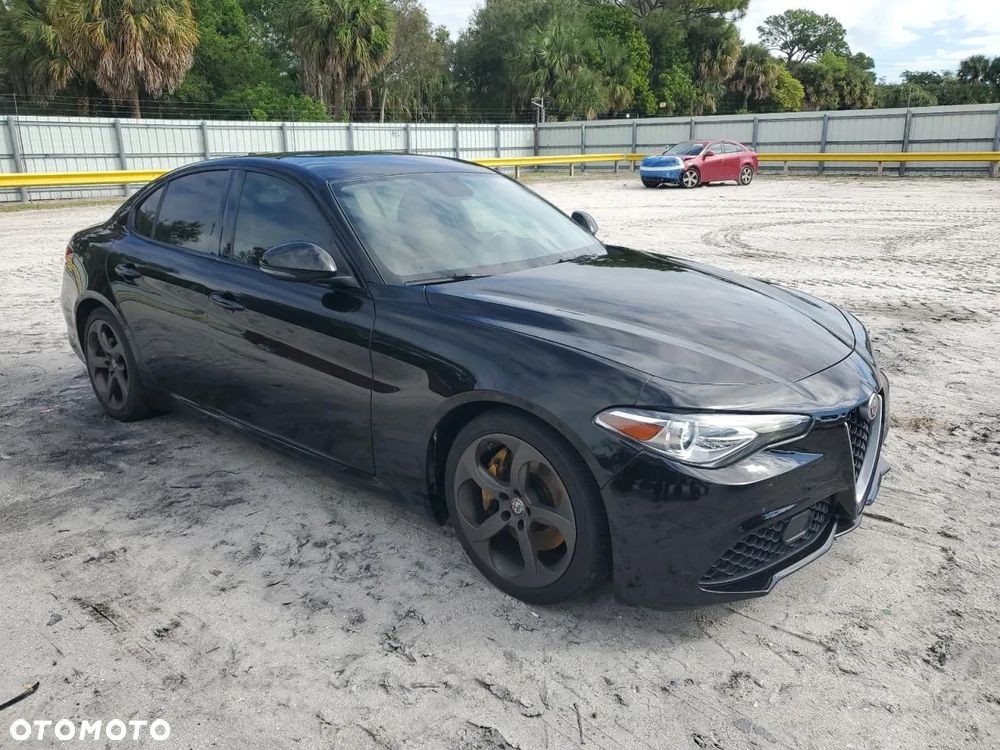 Alfa Romeo Giulia 2.0 Turbo 16V AT8-Q4 Ti - 1