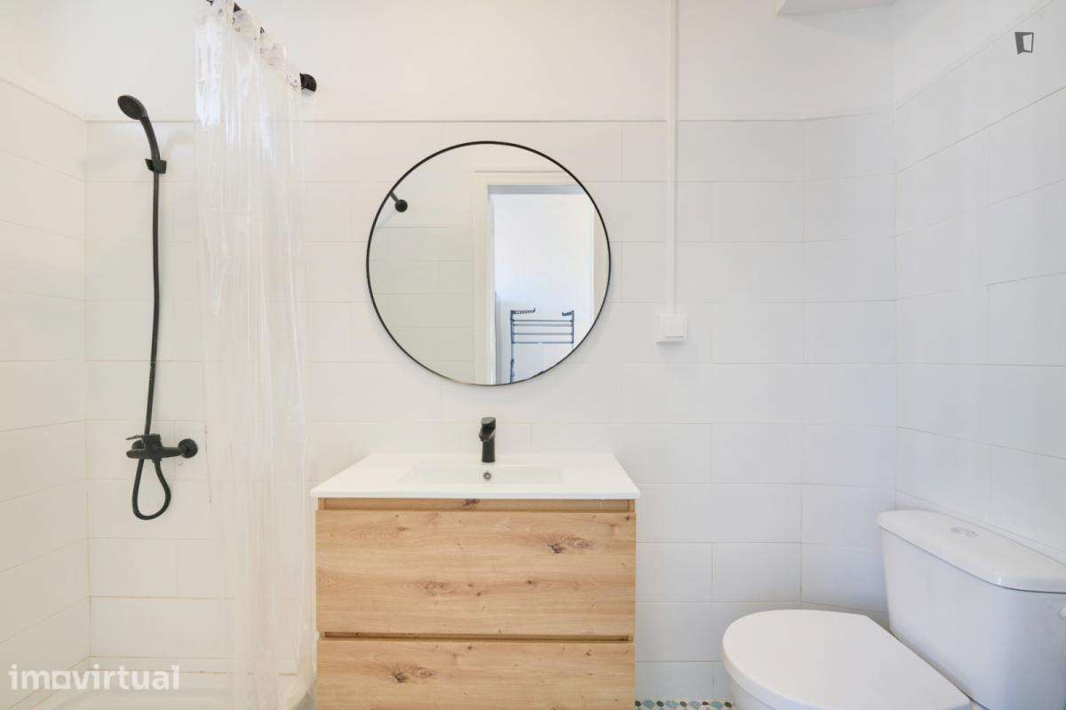 Quarto - localizado em Rato Lisbon - Grande imagem: 5/42