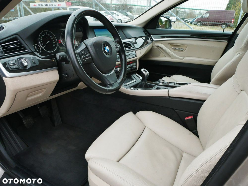 BMW Seria 5 520d Luxury Line - 15