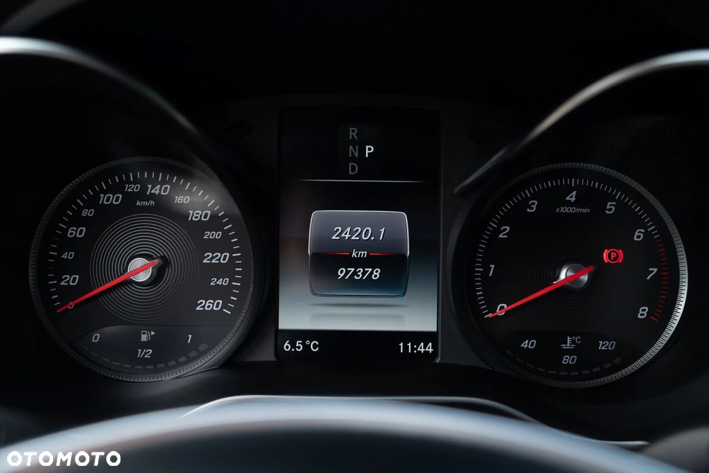 Mercedes-Benz Klasa C 200 4-Matic 9G-Tronic - 28