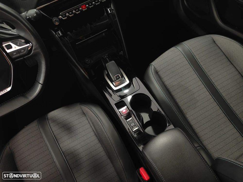 Peugeot 2008 1.2 PureTech Allure EAT8 - 42