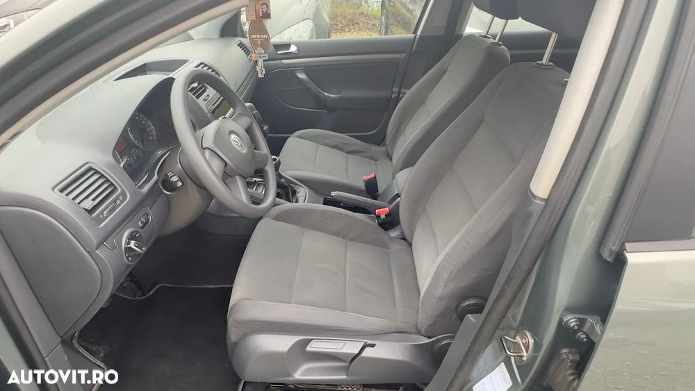 Volkswagen Golf - 18