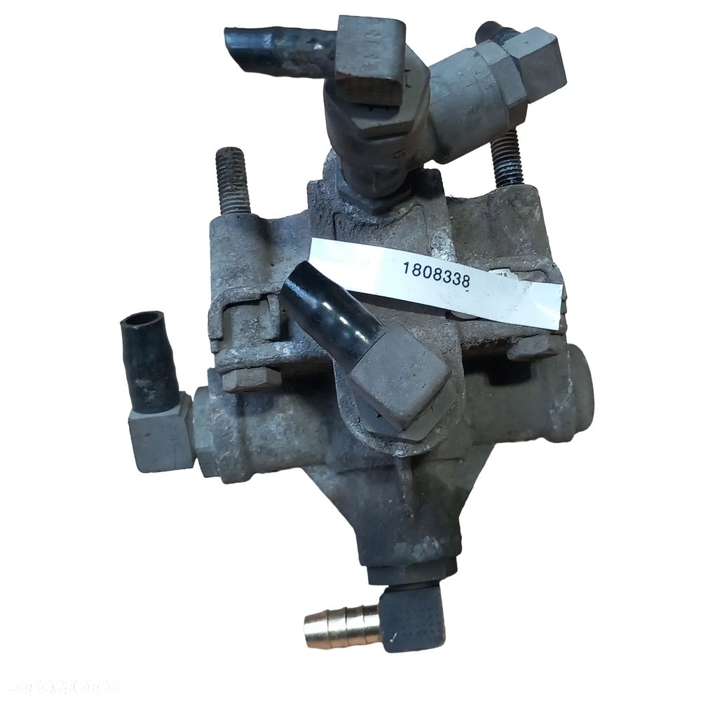 Zawór przekaźnikowy układu hamulcowego DAF OE 1808338 - 1