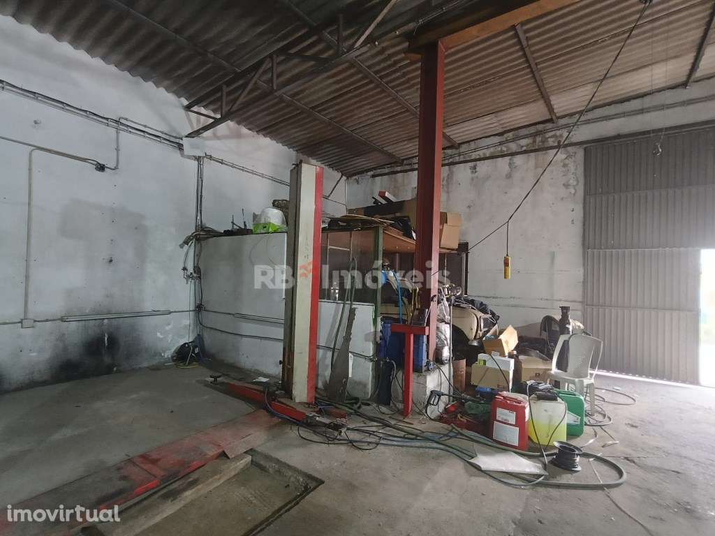 Armazém com 187 m2, destinado a oficina ou serviços - Grande imagem: 4/9