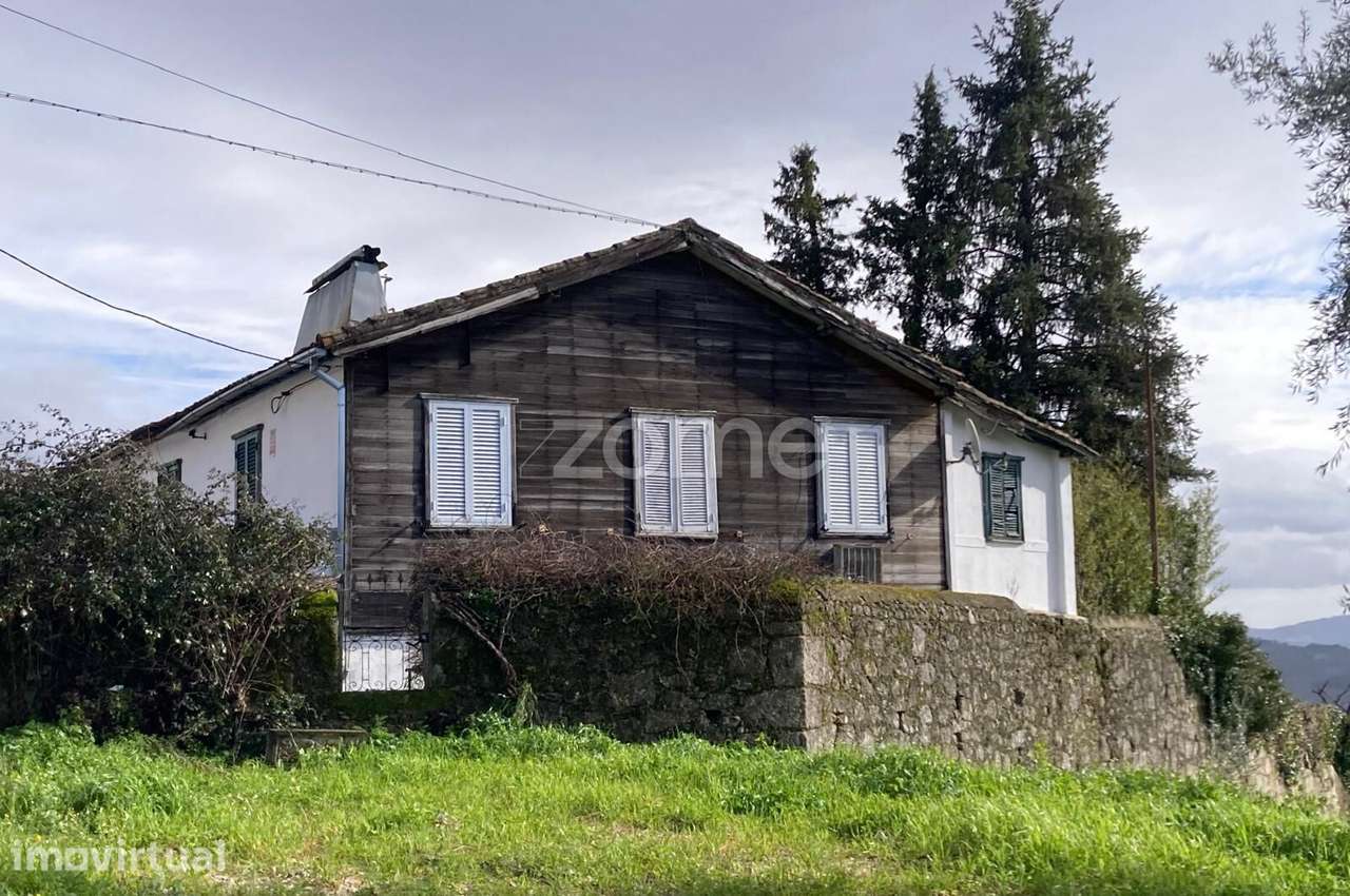 Moradia para restauro na Covilhã - Grande imagem: 2/23