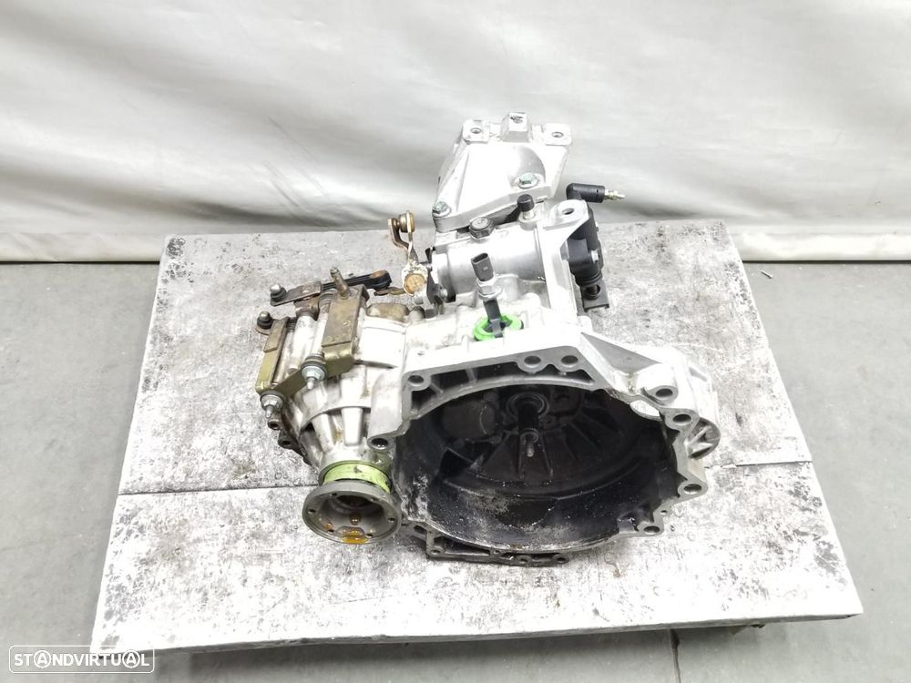 CAIXA DE VELOCIDADES VOLKSWAGEN GOLF IV BERLINA 1J110.1997 REF. DUW - 1