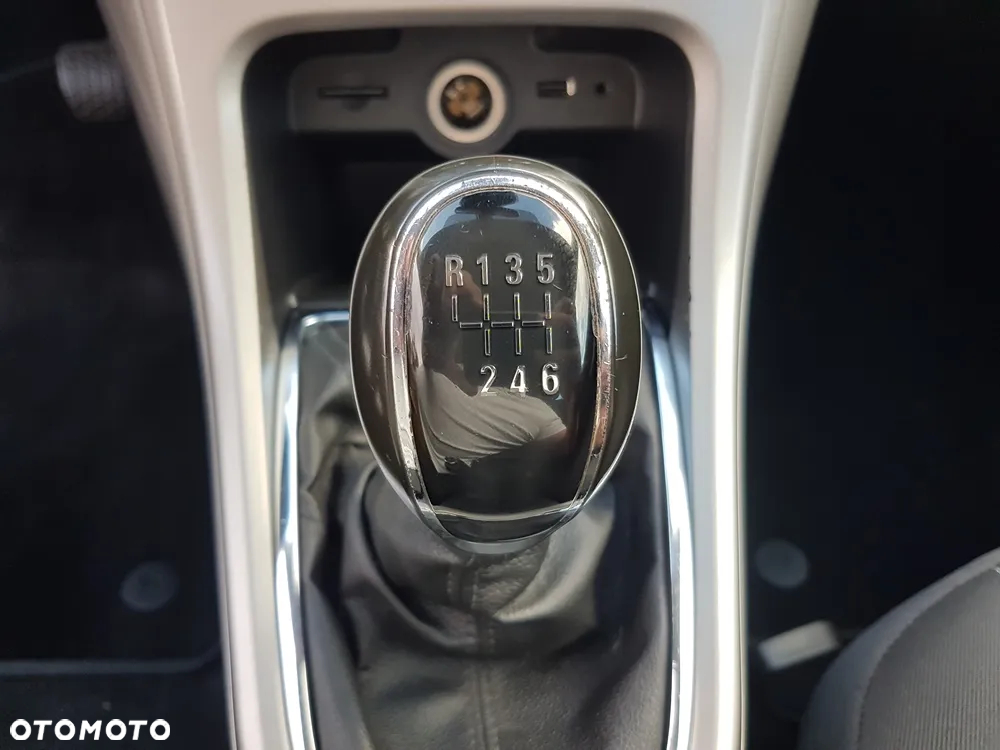 Opel Astra 2.0 CDTI Exklusiv - 22