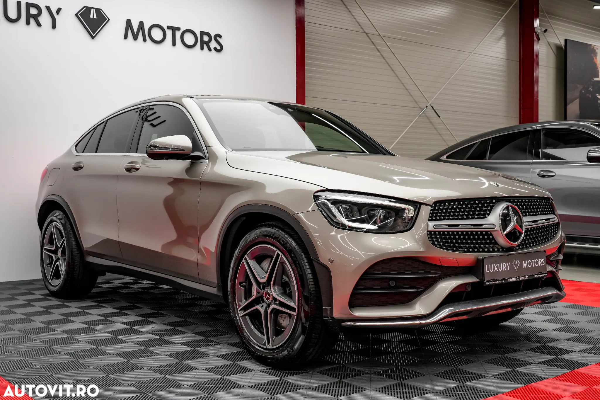 Mercedes-Benz GLC Coupe 200 d 4Matic 9G-TRONIC AMG Line - 23