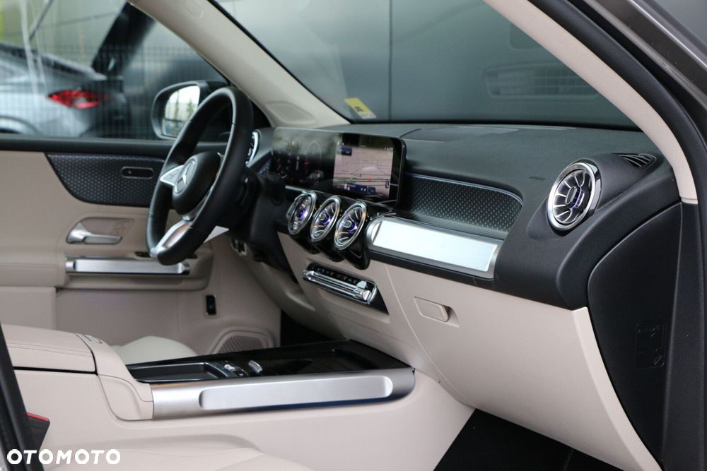 Mercedes-Benz GLB - 14