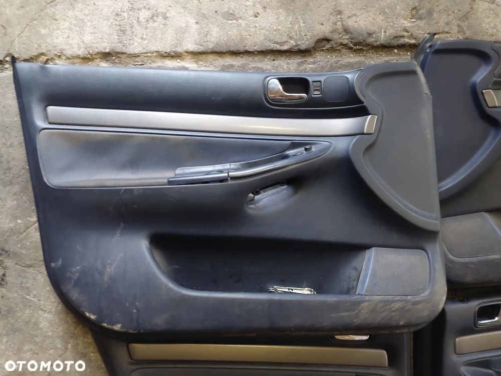 Audi A4 B5 Lift FL Boczki drzwi KOMPLET boczków lewy prawy kierowcy pasażera przód tył KOMBI AVANT GRANATOWE niebieskie dekory głośniki tapicerka - 2