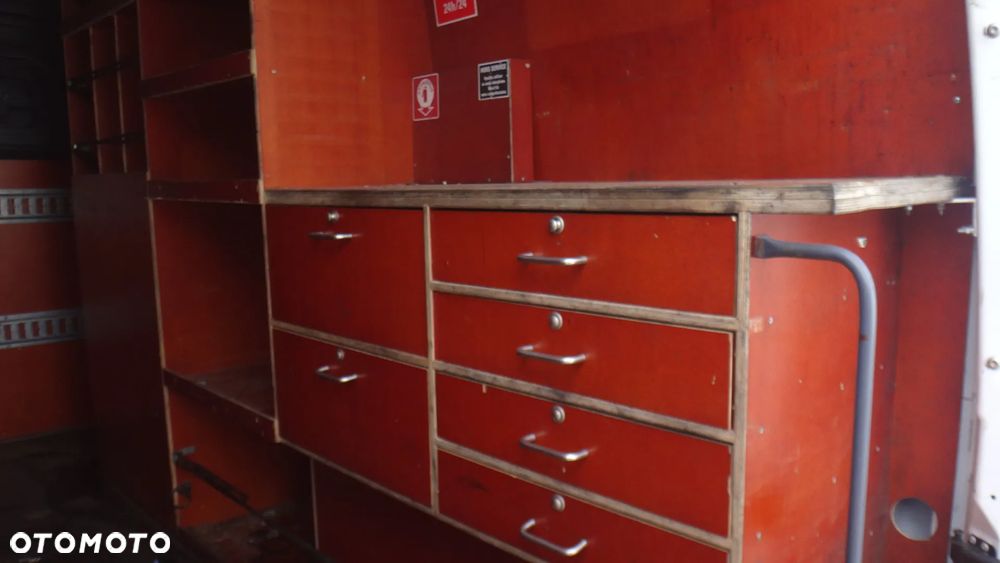 Mercedes-Benz Sprinter - 9