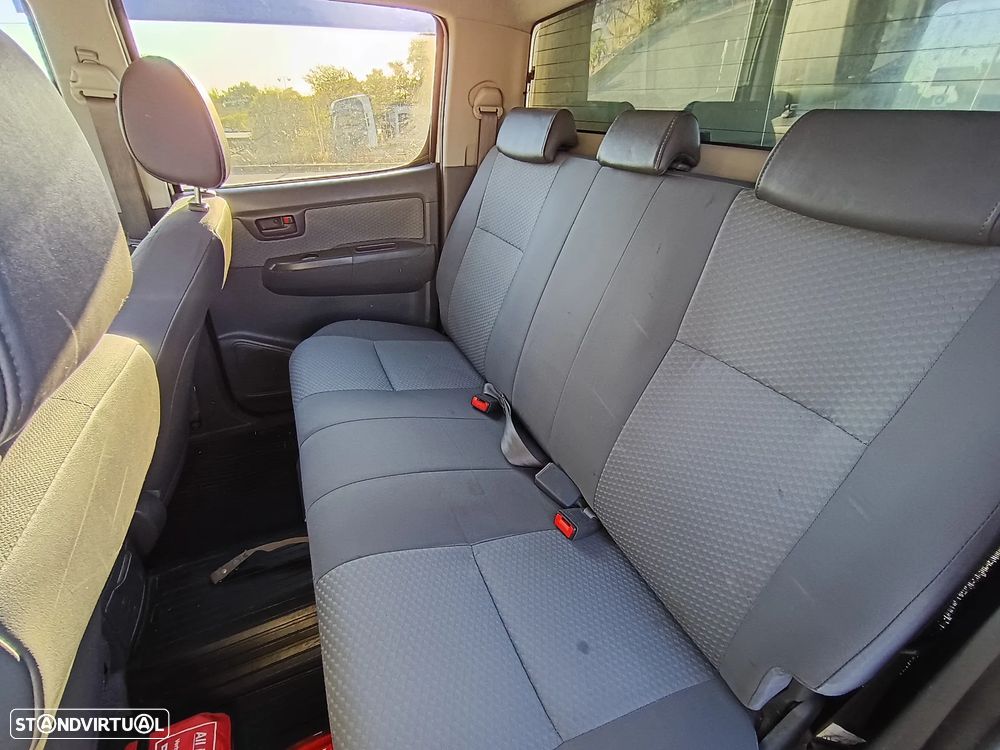 Toyota Hilux 2.5 D-4D 4WD CD CM AC - 34