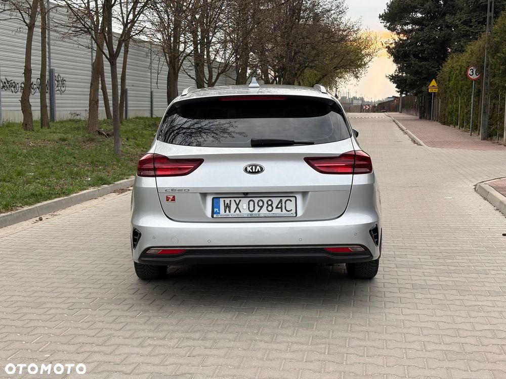 Kia Ceed 1.6 CRDi mHEV M - 5