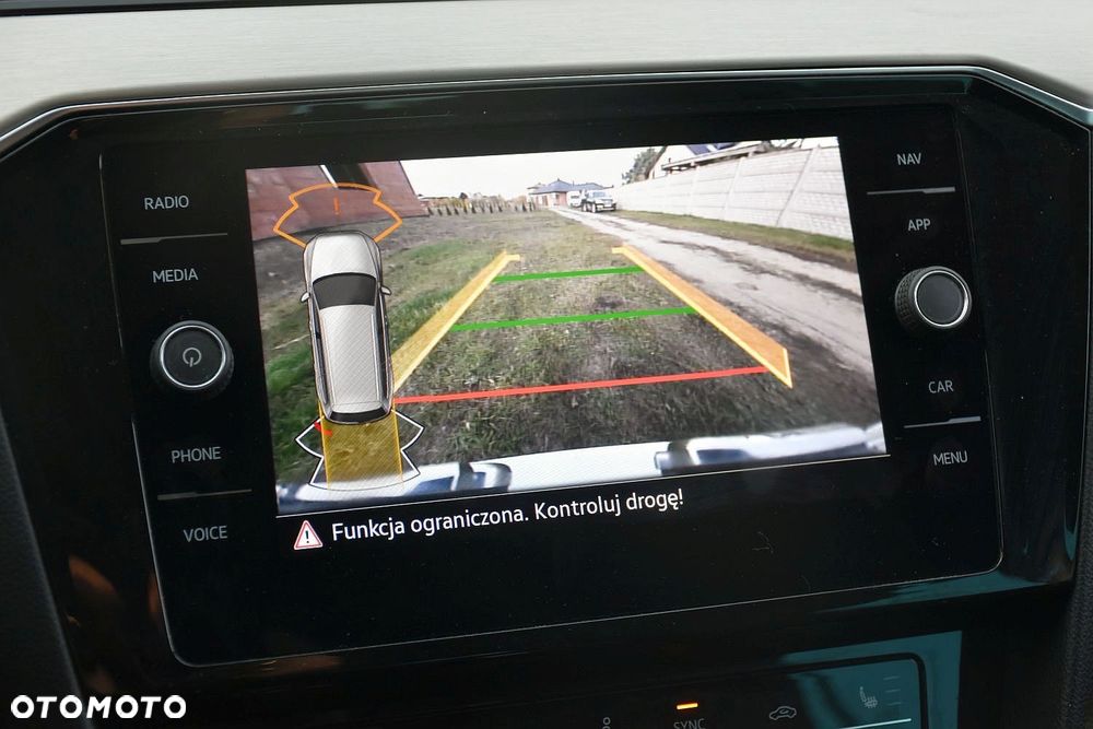 Volkswagen Passat Variant 2.0 TDI SCR DSG 4Motion Elegance - 30