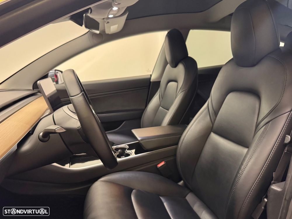 Tesla Model 3 - 12